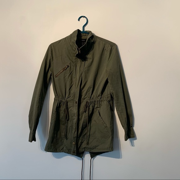 Army green jacket light material. - Picture 1 of 5